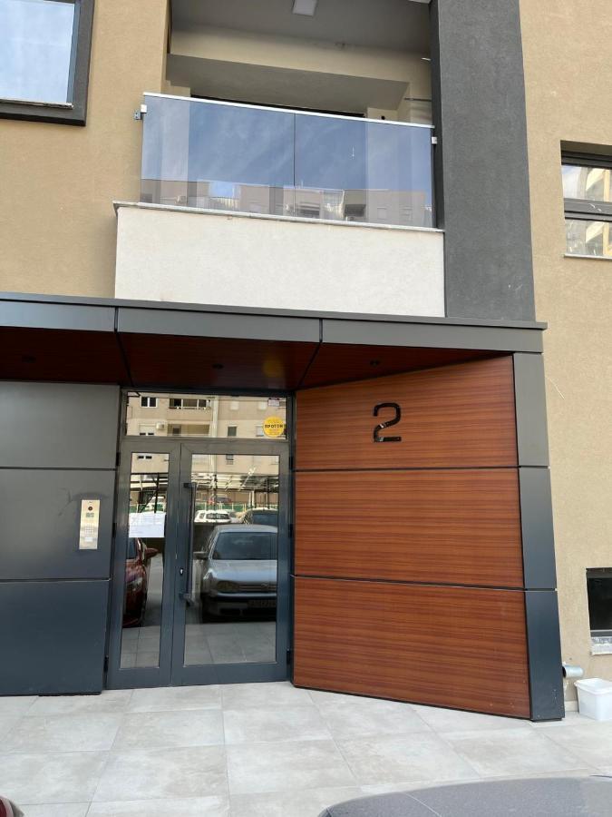 Porta Leks Apartment, Self Check-In, Own Parking Skopje Zewnętrze zdjęcie